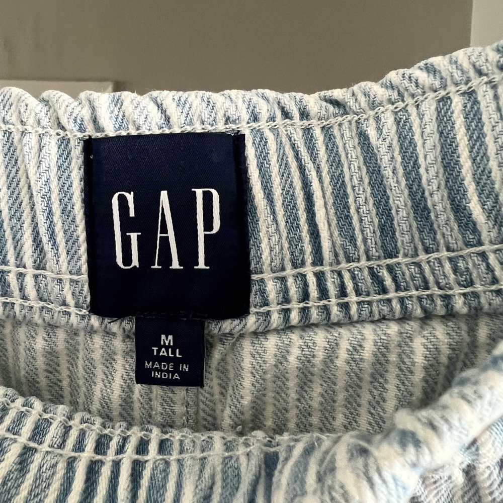 GAP Mid Rise Ultrasoft Denim Stripe Easy Horseshoe Jeans - Picture 7 of 9
